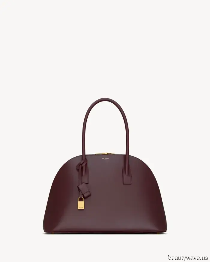 So che hai un gusto classico se stai portando questa borsa senza tempo.