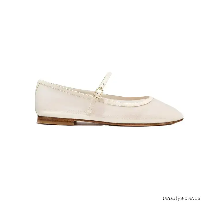 Just so you know: These 6 accessory trends seem to be genuine indicators of style.