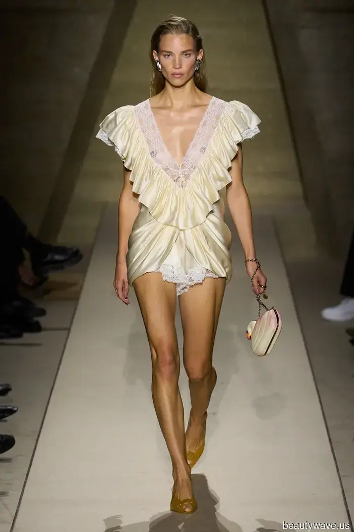 Einige könnten denken, Olivias Babydoll-Kleid sei umstritten, aber Modeleute tragen den Trend schon seit Jahren.