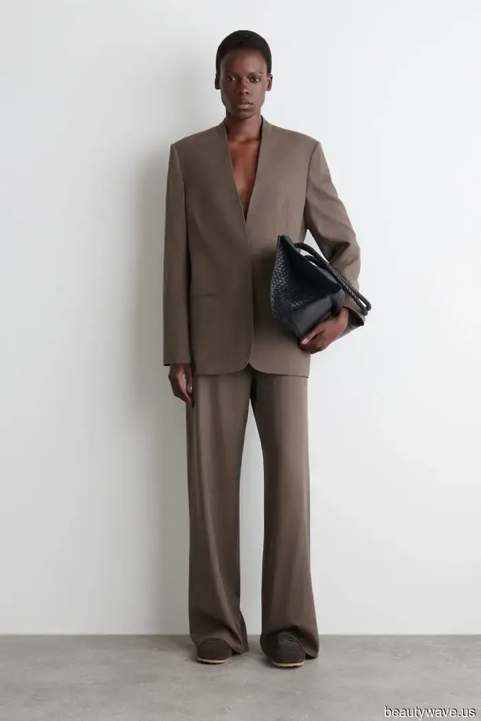 Alexa Chung just sported the trendy sneaker brand that I believed only Sienna Miller was aware of.