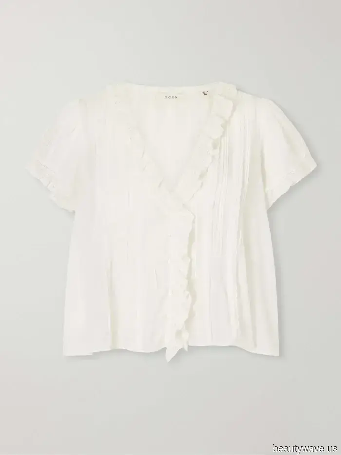 The Specific Dôen Blouse That It Girls Always Pair With Jeans