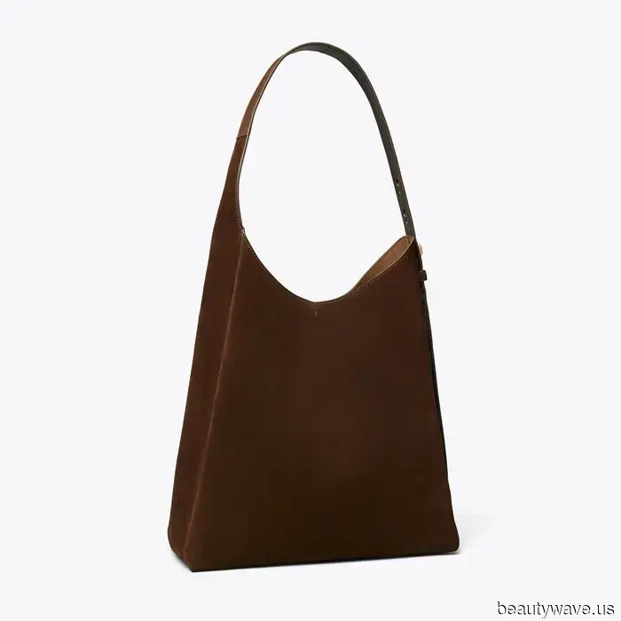 All of my most fashionable friends are already sporting this fall bag trend.