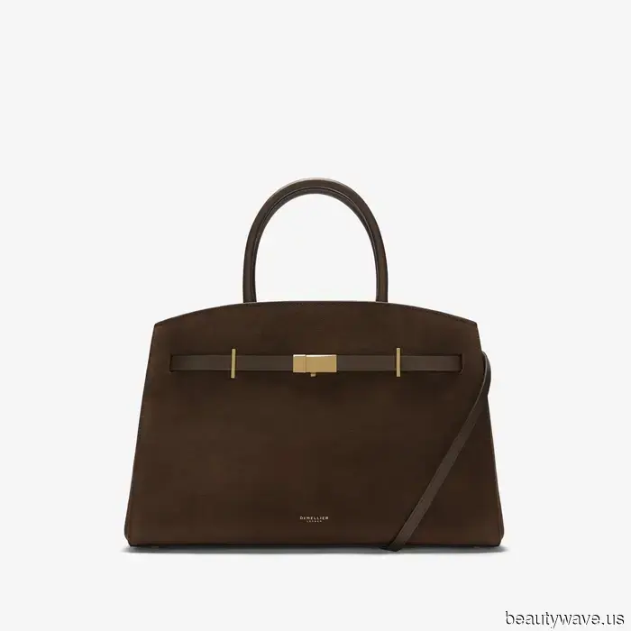 Visto en NYC: Emily Ratajkowski usando el bolso de $695 que la gente de moda no puede dejar de adorar.