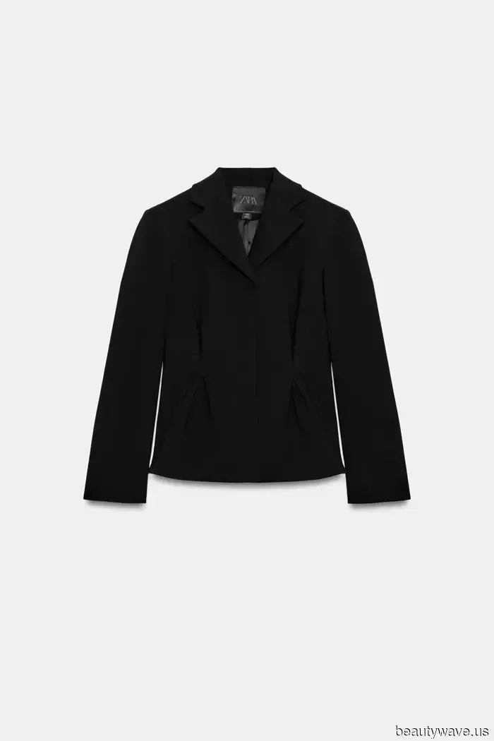 As a New Yorker residing in Paris, here are 40 Zara pieces I would choose to blend in with the locals.