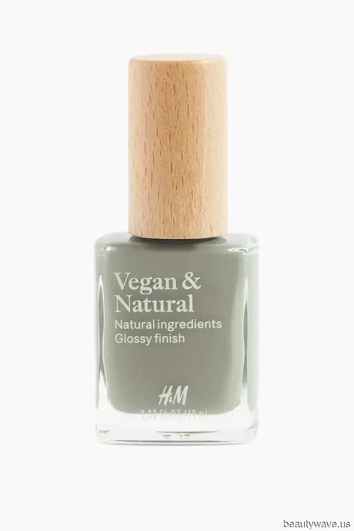 I requested beauty editors to reveal the "almost neutral" nail polishes they will always keep.