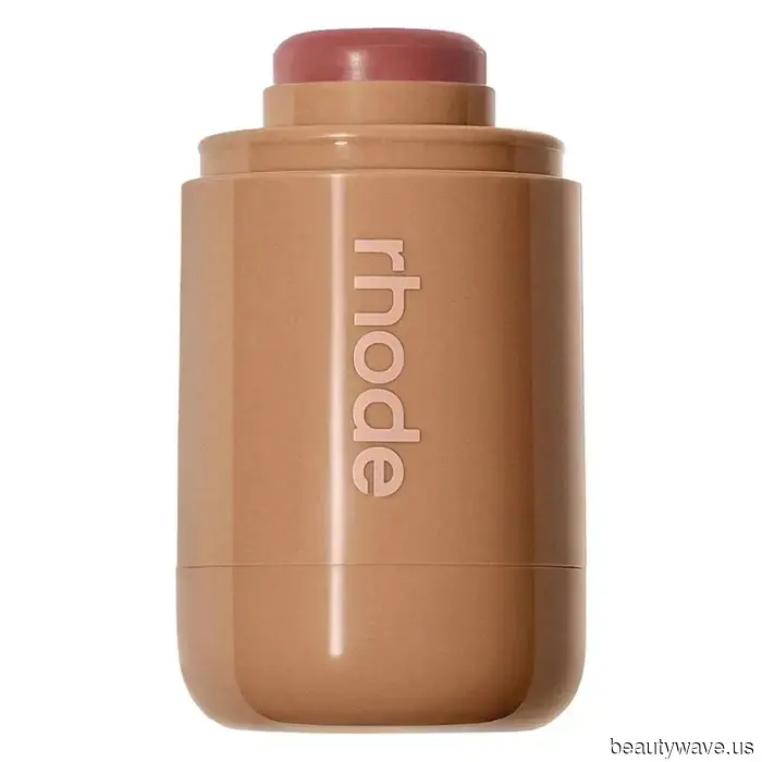 Not Red, Not Pink—This '90s Blush Trend Is Returning in 2026