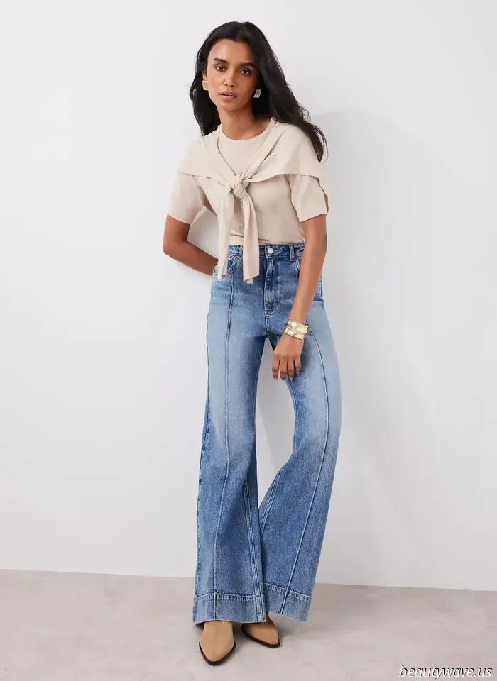 No dejes que tus skinny jeans se enteren — están siendo reemplazados por esta tendencia vaquera anticuada pero chic.