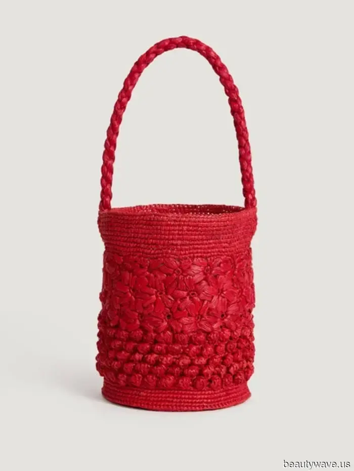 From Butter Yellow to Deep Red, these bag colors evoke a strong sense of Summer 2026.