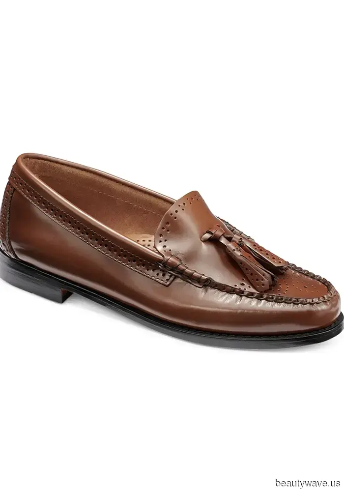 Farewell, Ballet Flats: This Fall, It Girls in London, NYC, and Paris Are Focusing on a New Trend in Flat Shoes Instead.