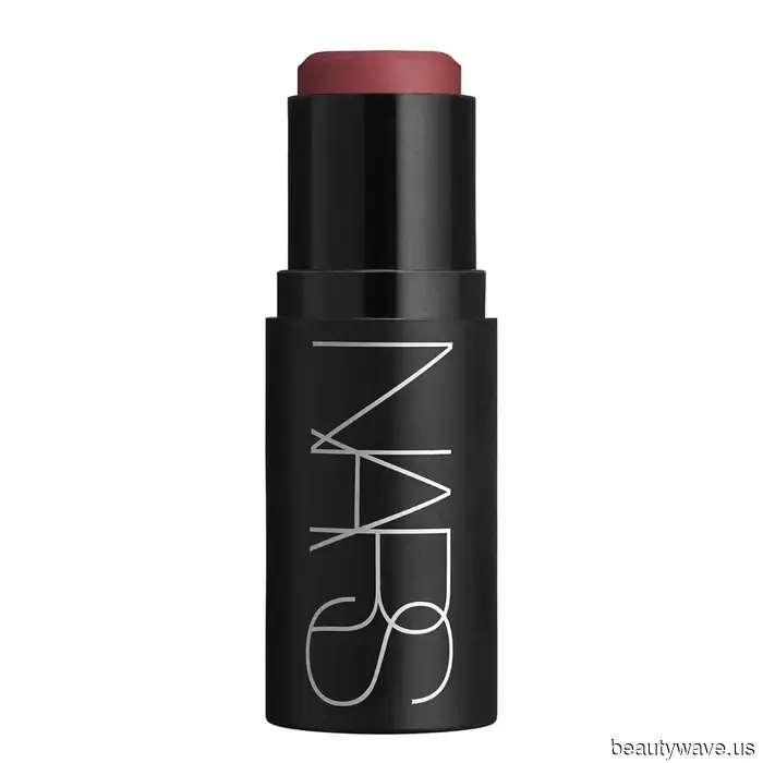 I Dislike the Sensation of Excess Makeup on My Face—Here Are the Products I Rely On.