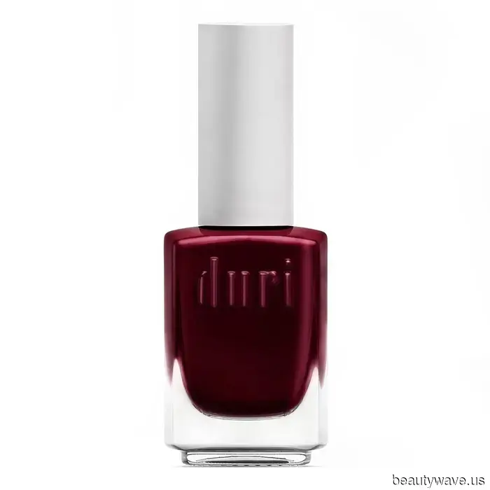 15 Manicures Inspired by Dark Academia That Conjure Images of Dusty Leather Books, Secret Societies, and Plaid Layers