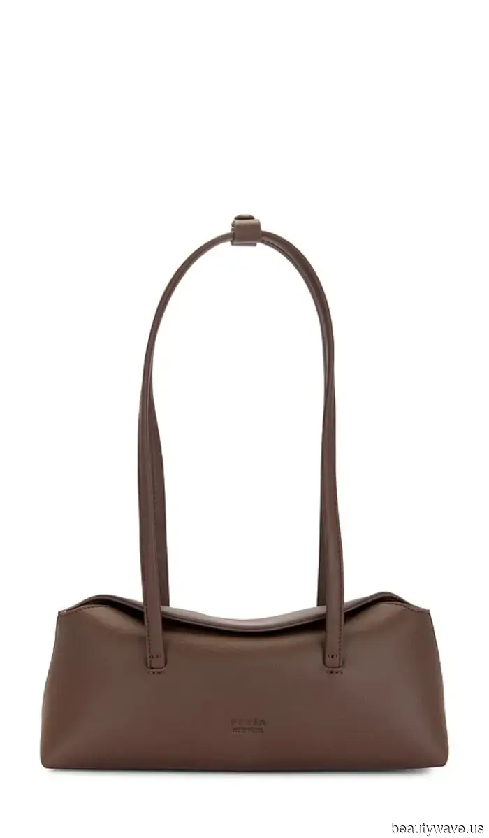 Meine Mutter hat noch nie bei Revolve eingekauft, ist aber interessiert&mdash;ich habe ihr diese Artikel zum Überlegen geschickt.