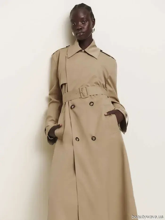 Las mujeres más elegantes de Londres saben que este color de bolso que no es negro hace que los abrigos trench se vean más elegantes.