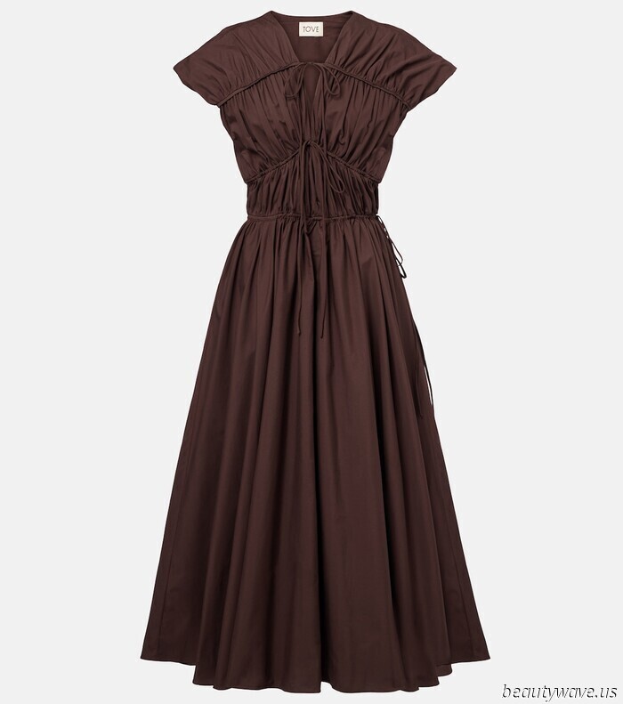 The Dress Detail That’s Subtly Gaining Popularity in London Right Now (and Yes, It’s Functional)
