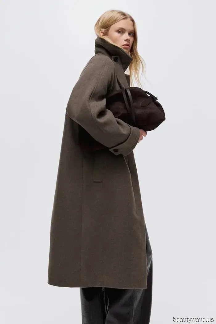 Keine Knöpfe, nicht doppelt geknöpft&mdash;Das ist der klassische Manteltrend, den Kendall, Dakota und Anya stattdessen tragen.