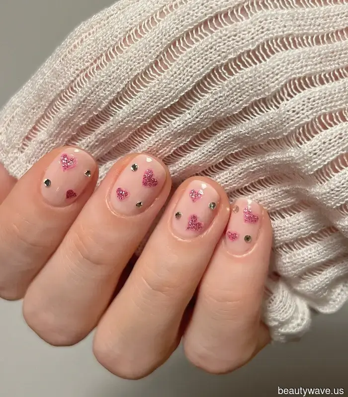 Доказано трендсеттерами: 12 дизайнов ногтей в виде сердца, которые всегда выглядят стильно