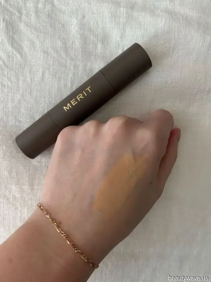 If your concealer consistently appears cakey, you should learn about these formulas that look natural.