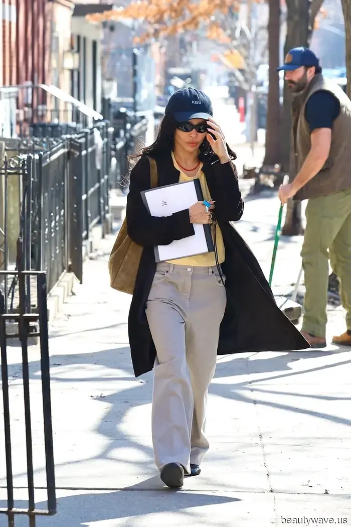 If You're Shorter than 5'4", Here Are 3 Jeans Trends to Experiment with This Spring