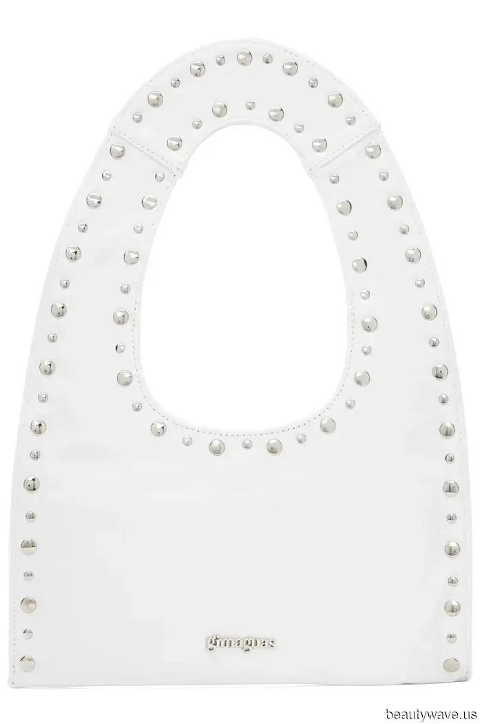 Sono appena tornato da Barcellona e Amsterdam&mdash;ogni singola ragazza portava questa borsa anti-minimalista.