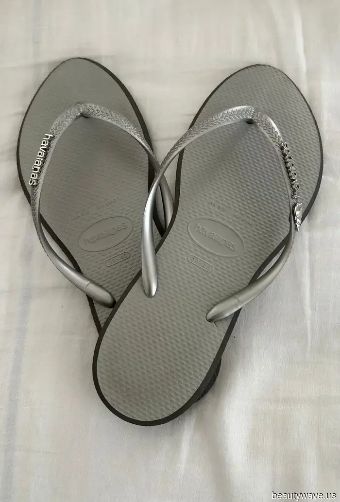 Acabo de regresar de vacaciones&mdash;cada persona con estilo estaba usando estas elegantes sandalias de &pound;12 con lino, pantalones cortos y…