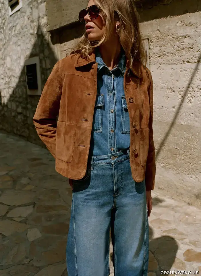 8 Ensembles That Demonstrate This Controversial Flat-Shoe Trend Remains Popular and Is More Stylish Than Ever