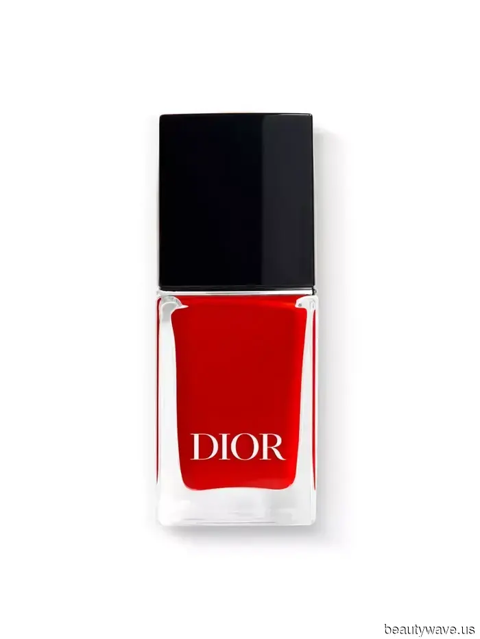 È Ufficiale: Questo È il Colore di Unghie più Chic di Sempre, e Questi Look Lo Confermano