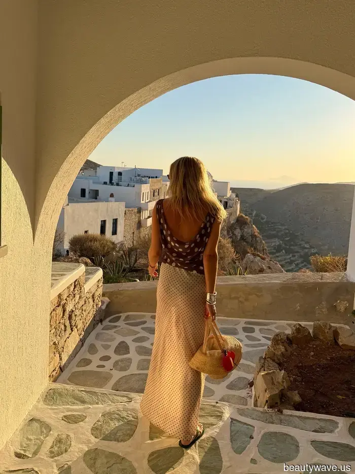 Every stylish dresser in Shoreditch and Manhattan relies on this top to elevate their outfits.