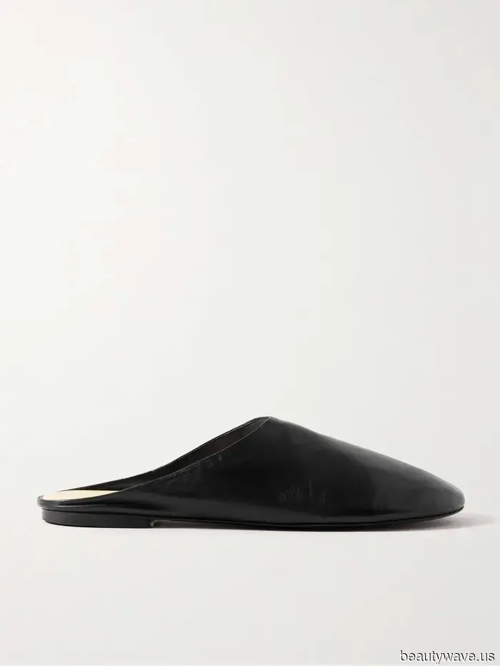 Forget flip-flops—this emerging comfortable shoe trend could also be the most stylish of 2025.