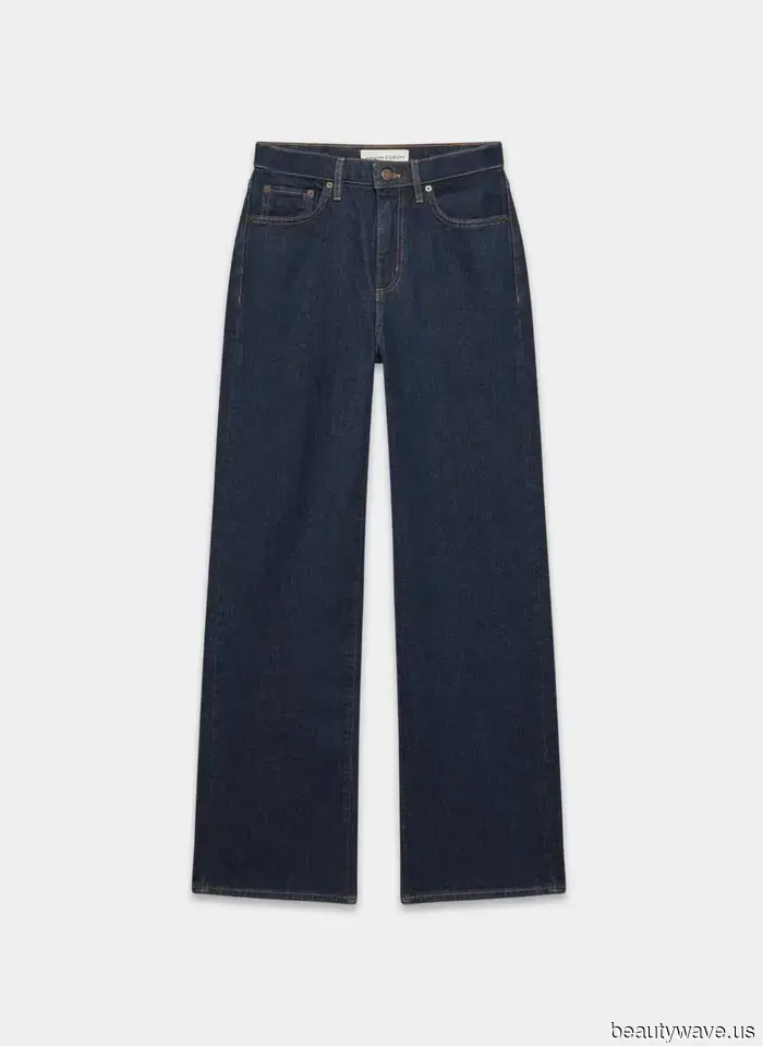 Apologies, Barrel Jeans—this denim trend appears much more sophisticated when paired with heels.