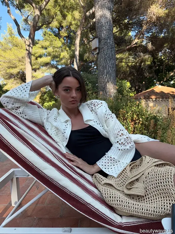 Halt die Spitze&mdash;Die It-Girls tragen stattdessen diesen schickeren Mikrotrend in all ihren Sommer-Outfits 2026.