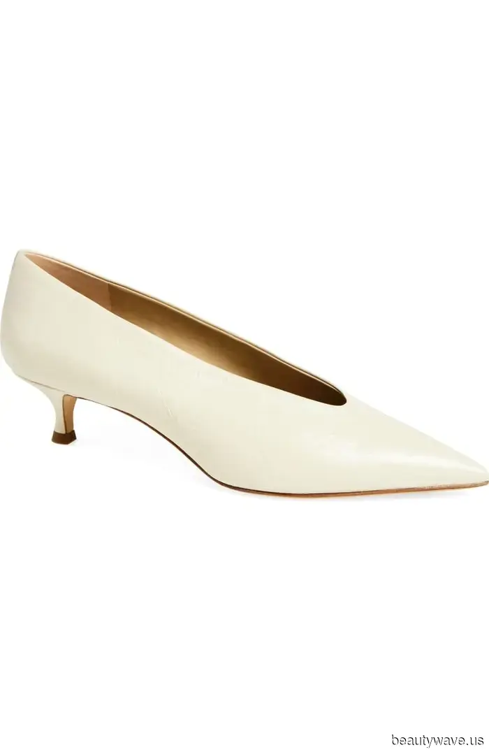 The 6 Shoe Trends That Fashion Enthusiasts Will Pair With Leggings, Jeans, and Skirts in 2026