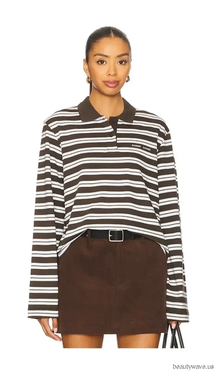 Va bene, finalmente sostituirò le mie classiche t-shirt bianche con questo capo d'abbigliamento più fresco e raffinato.