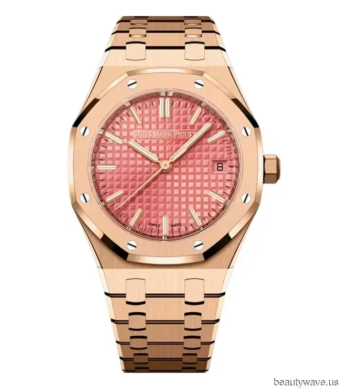 Рианна только что надела "странные" балетки 2025 года с пижамными штанами на улицах Л.А.