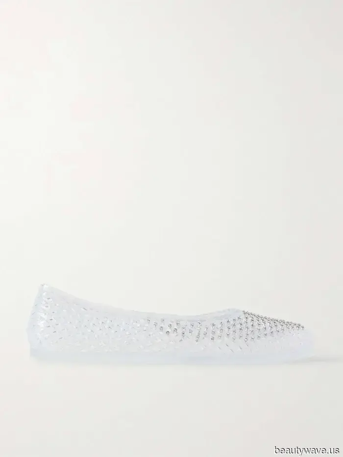 Culottes can be quite challenging to style, yet these 5 shoes can elevate them to an exceptionally stylish look.