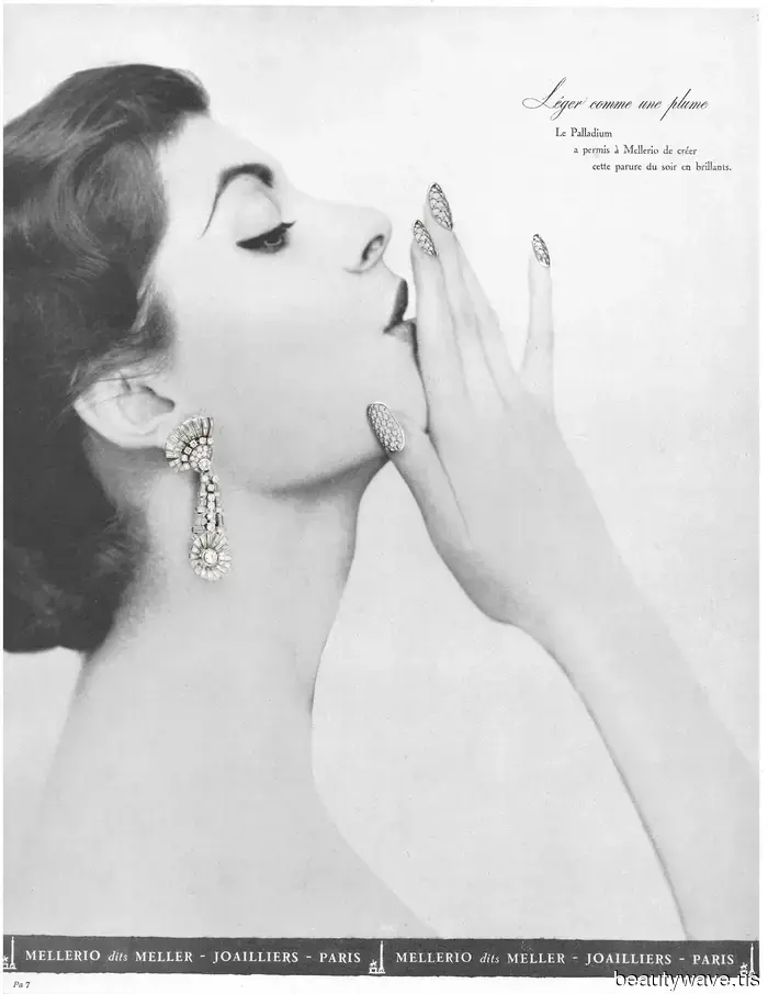Confirmed in Paris: The Top Manicure Trend for Fall 2026 Has No Relation to Nail Polish.