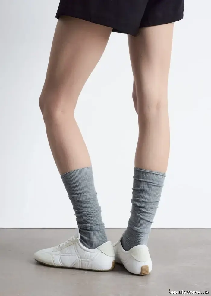 Alexa Chung just sported the trendy sneaker brand that I believed only Sienna Miller was aware of.