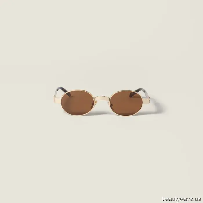 I've Conducted the Research—Here Are the Five Accessory Trends French Women Are Sporting in Spring 2026