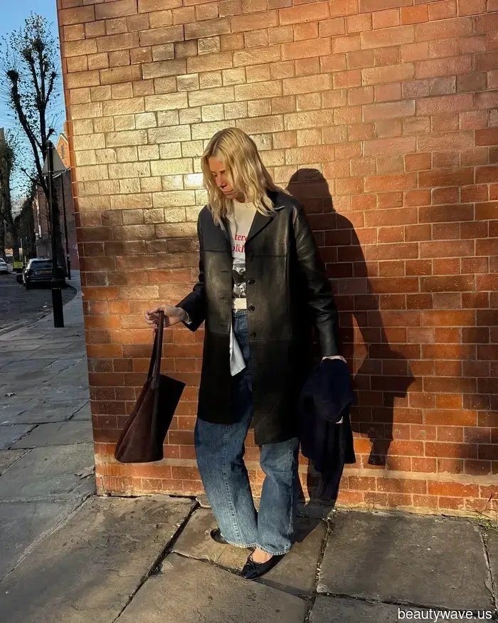 Everyone on my feed is sporting baggy jeans—here are the 7 pairs of shoes that look the most stylish with them.