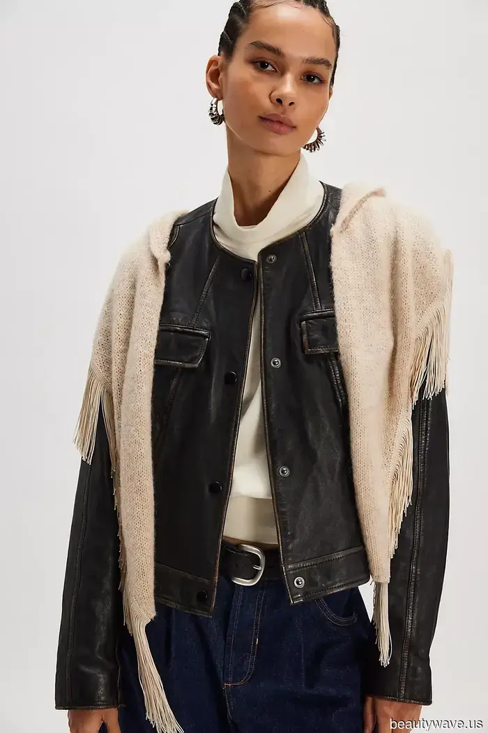 Individuals Who "Understand" Will Be Purchasing These Items to Wear in the Snow