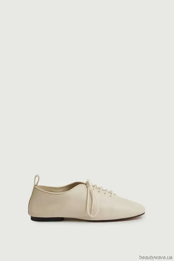 Everyone is aware that I have great taste in shoes—here are 7 summer trends that I wholeheartedly endorse.