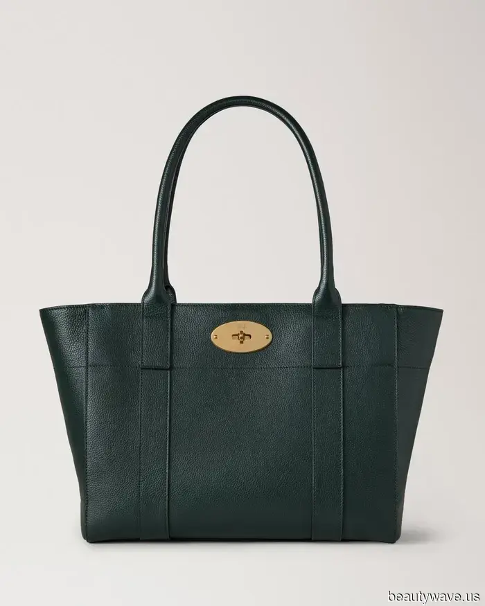 I’m not bidding farewell to color, but every stylish bag I come across seems to follow this trending black design.