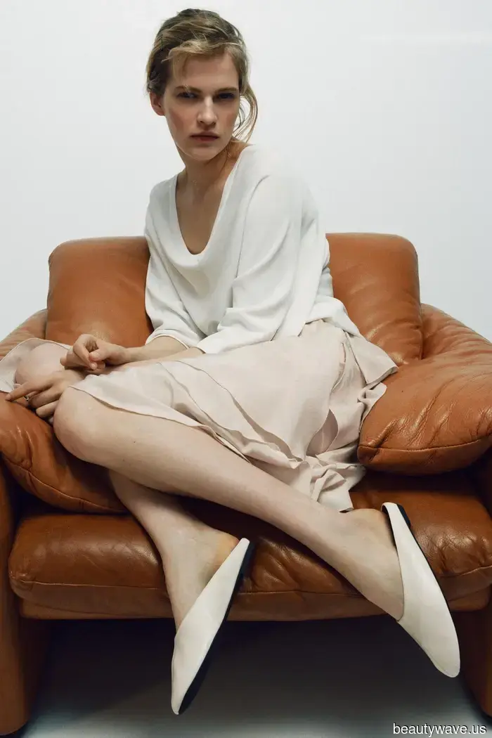 Шикарные французские женщины носят эти тренды плоской обуви с чем угодно в 2026 году.