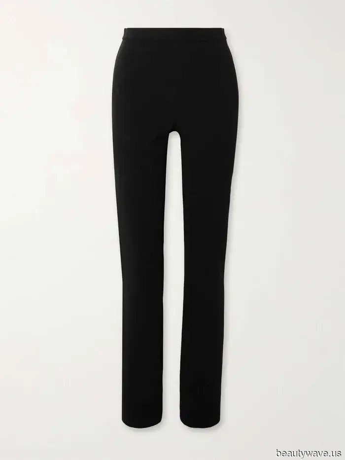 Während der Pariser Modewoche stylte jeder Leggings mit diesem Schuhtrend, und ich mache mir Notizen.