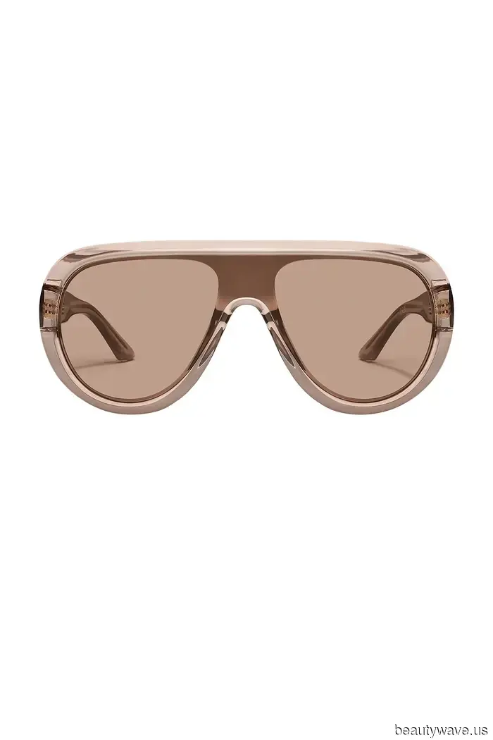 It’s still April, yet here are 7 summer micro trends that fashion enthusiasts are already sporting.