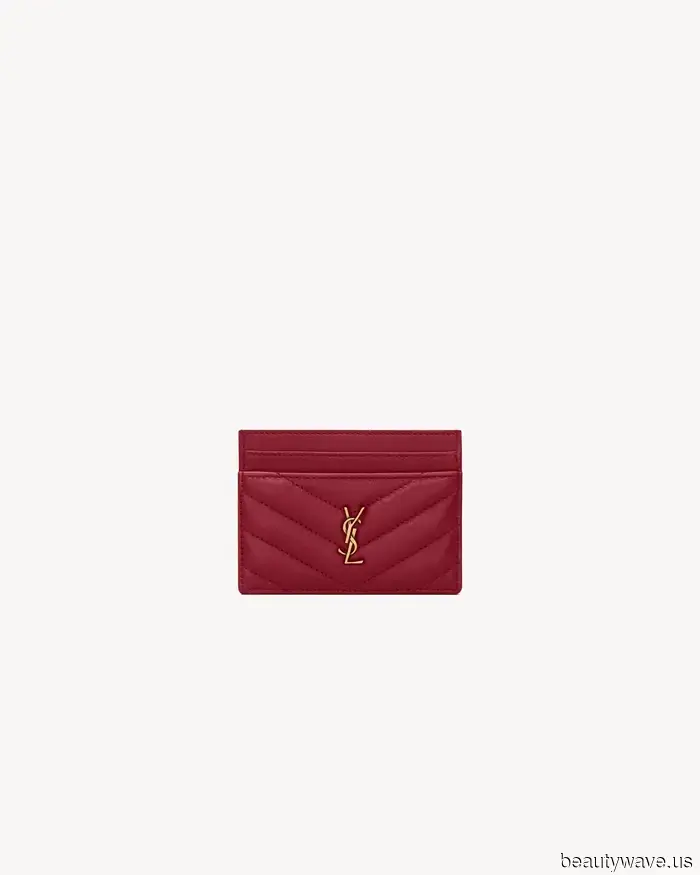 Die stilvollsten Frauen, die ich kenne, haben eines gemeinsam: Diese elegante, zeitlose Lederjacke.