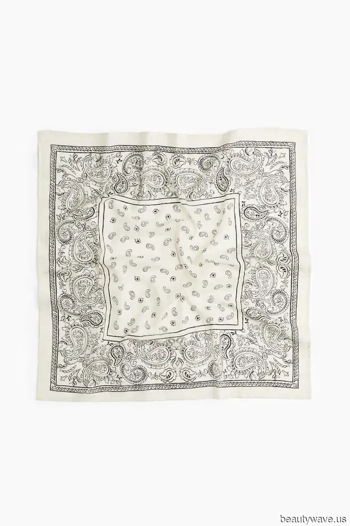 I realize I can't be Zoë Kravitz, but I can certainly emulate her style—here are 6 autumn outfits I'm rushing to replicate.