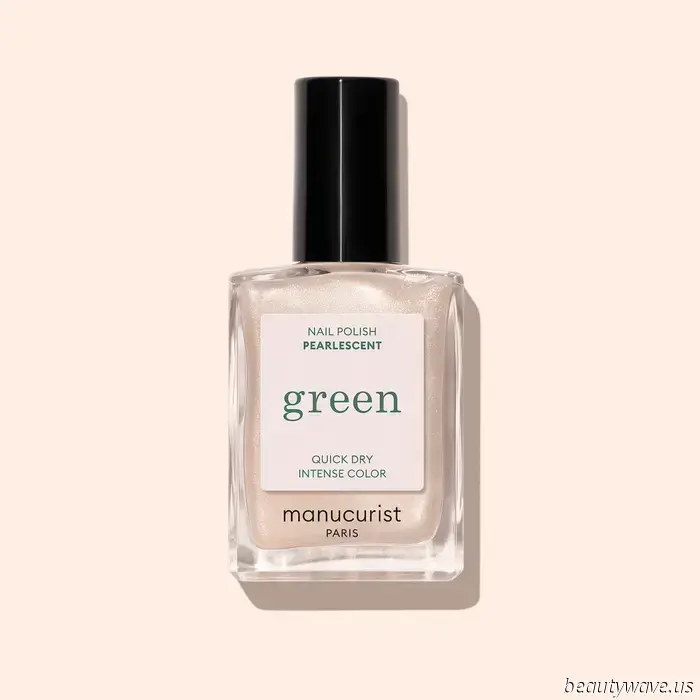 Es ist Zeit für eine neue Maniküre — „Chiffon“-Nägel sind offiziell die schickste Variante klassischer Neutraltöne.