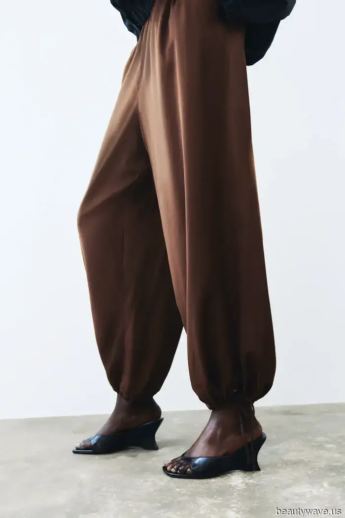 Stylish Moms Are Aware That the Trendiest Early-Morning Ensembles Feature This Pant Style.