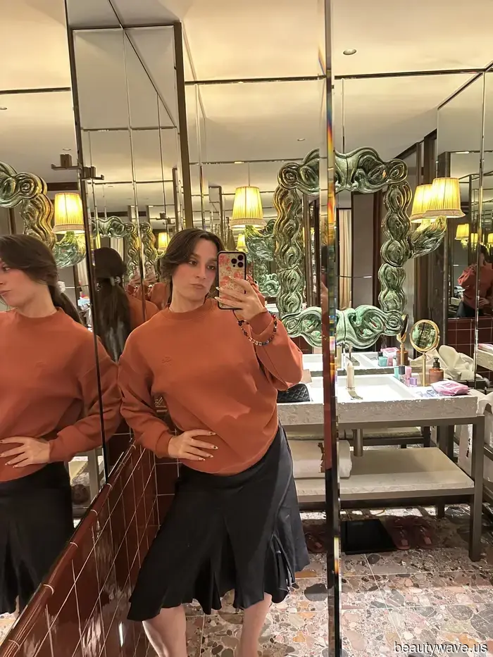 Las mujeres elegantes en Madrid visten este básico americano nostálgico de la manera más chic.