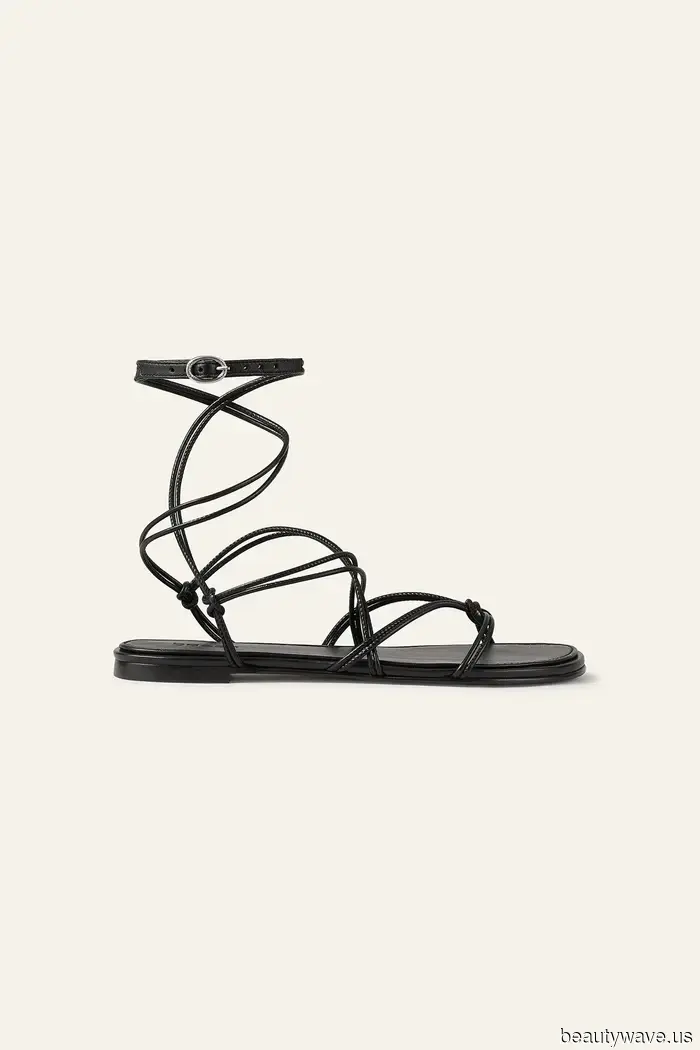 Ich dachte, ich hasse die Mode der 2000er, aber diese Retro-Sandalen-Trends sind tatsächlich schick.
